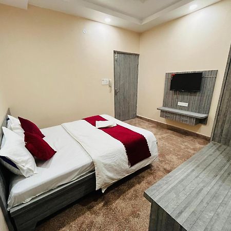 Hotel Utsav Palace 칸푸르 외부 사진
