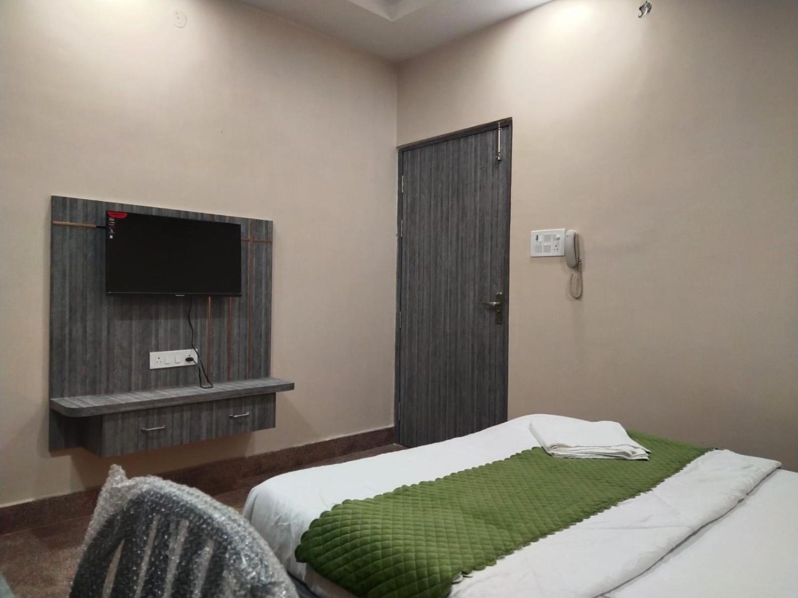 Hotel Utsav Palace 칸푸르 외부 사진