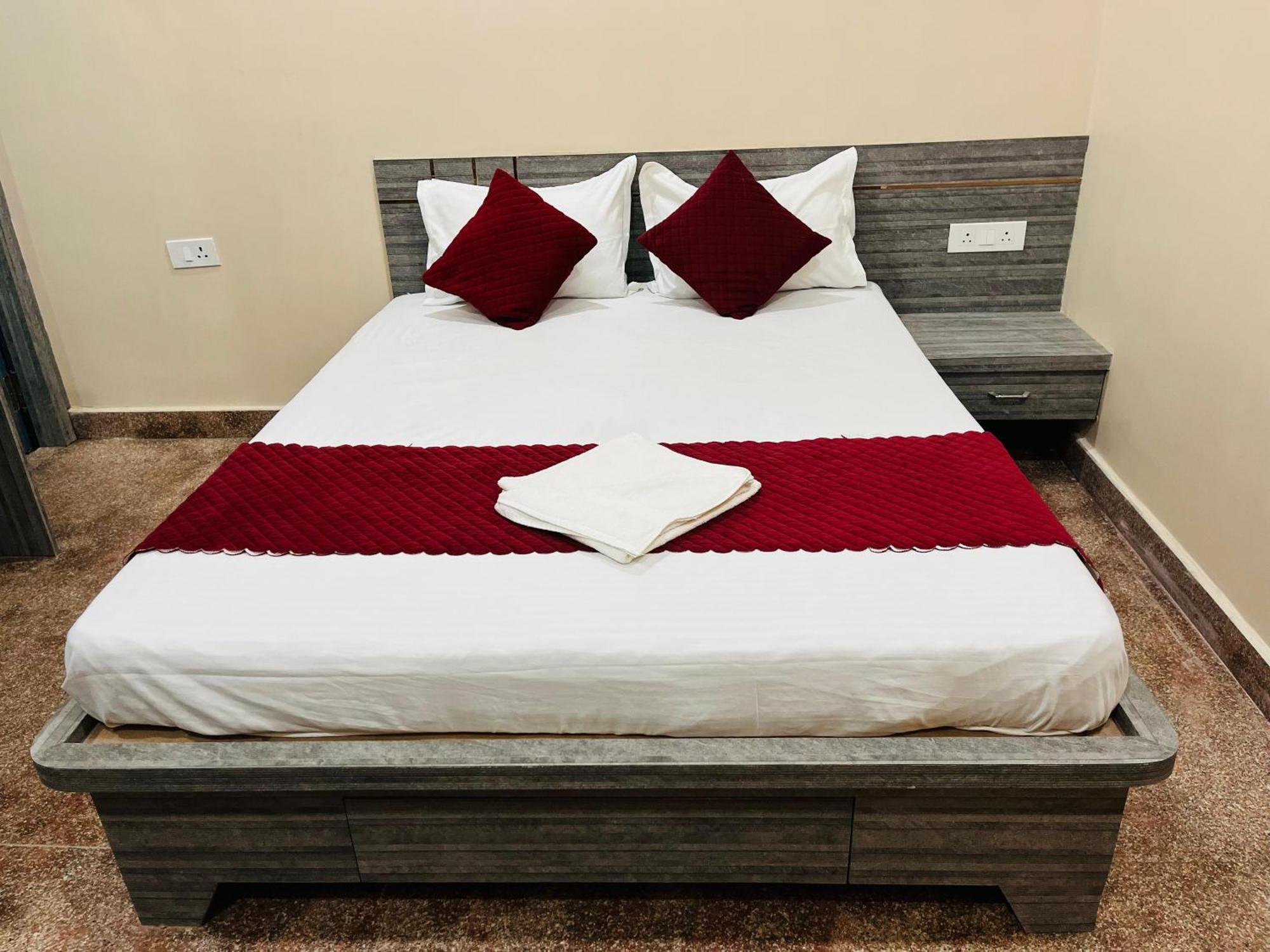 Hotel Utsav Palace 칸푸르 외부 사진